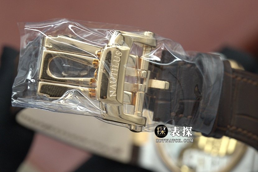 GR factory sporty and elegant Patek Philippe1:1replica watch lume steel king leather strap model 5712GR-001clasp live photos