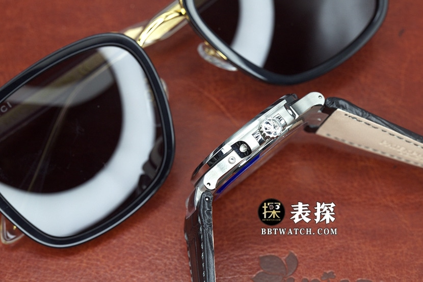 GR factory Patek Philippe sporty elegant 5712top-tier 1:1high-quality watch men's black dialleather strap model pictures and prices side live photo