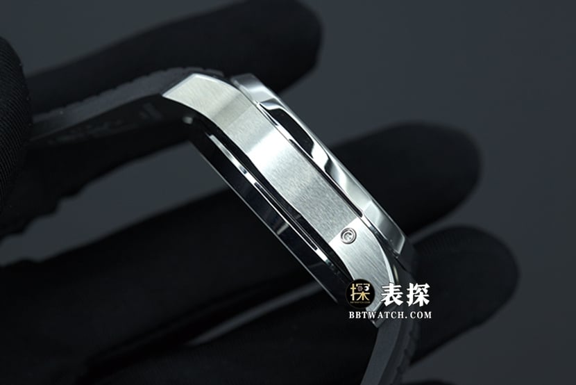 YL Factory Patek Philippe Super A Watch Men's Black Dial Rubber Strap Detailed Side View Pictures and Price