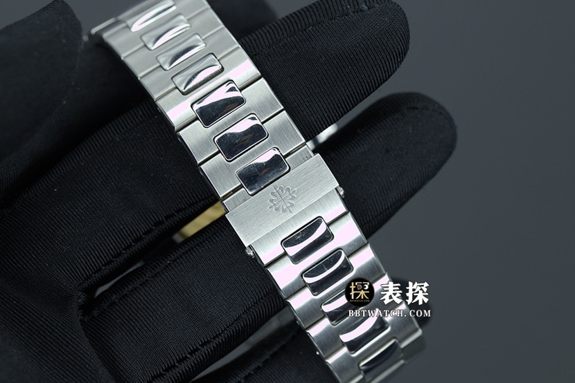 GR factory Patek Philippe sports elegant 5726 top-tier watch men's annual calendar blue dialsteel bracelet model pictures and prices braceletlive photos