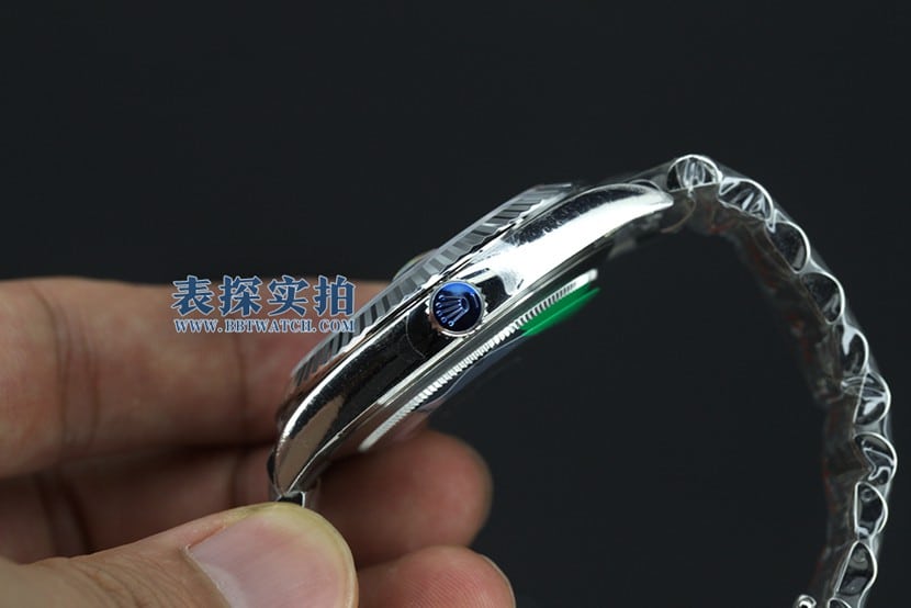 jvsRolex blue log watch side thickness
