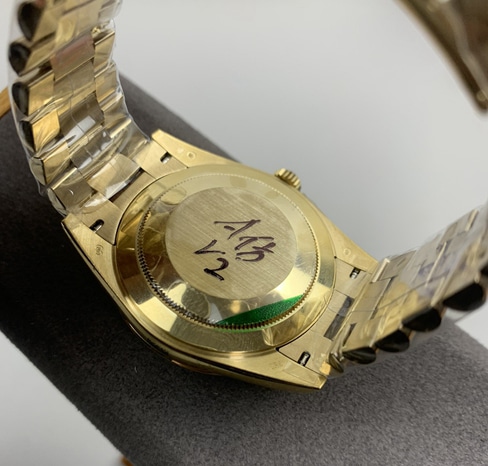 GMRolextop-tiersuper black rock candy watch caseback live photo