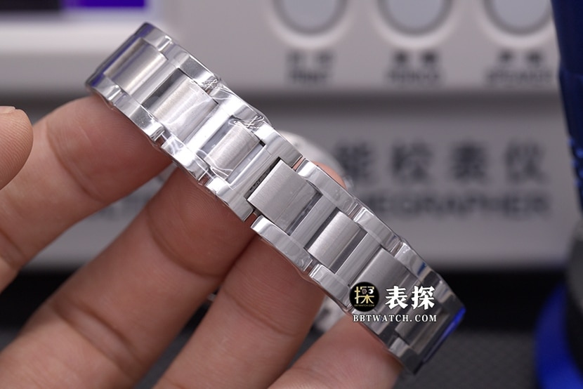 AF Factory blue balloon Cartier1:1replica watch silver white dial blue needle steel bracelet model W6920071braceletlive photos