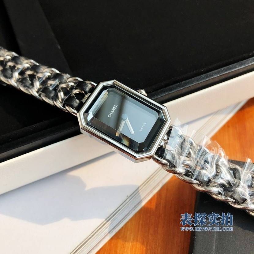How much does a top-tier replicac factory Chanelblack dial ladies quartz watch cost?