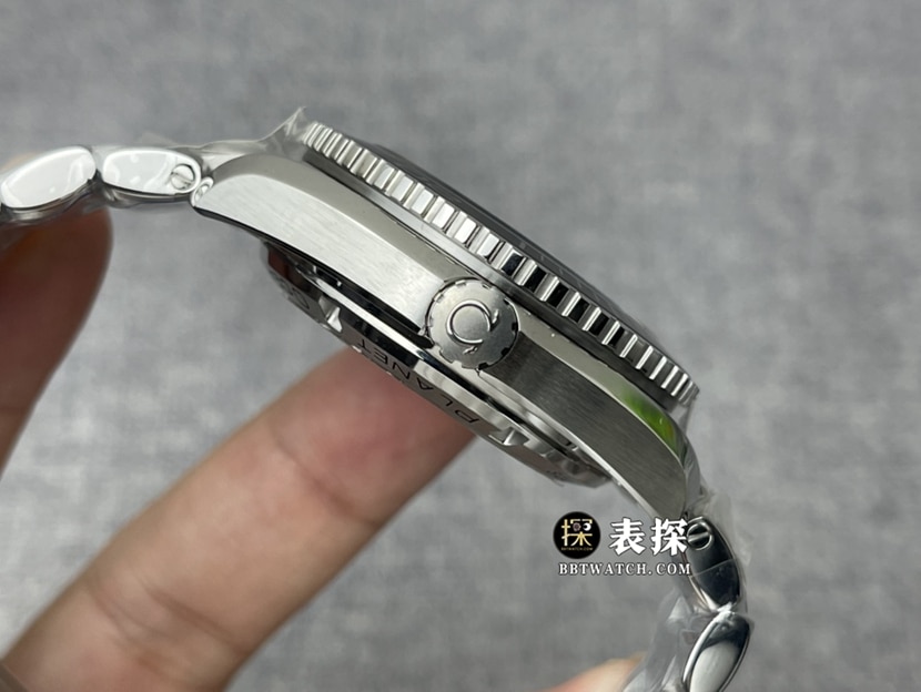 VS FactoryOmegaSeamastertop-tier 1:1high-quality watch men's black dialsteel bracelet model pictures and prices side live photo