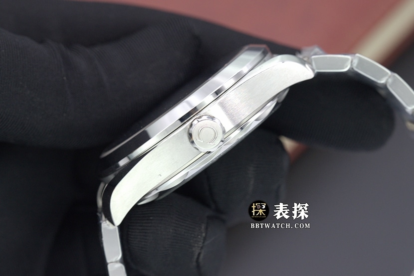 Omega1:1replica watch,vsSeamasterreplica watch,side live photo