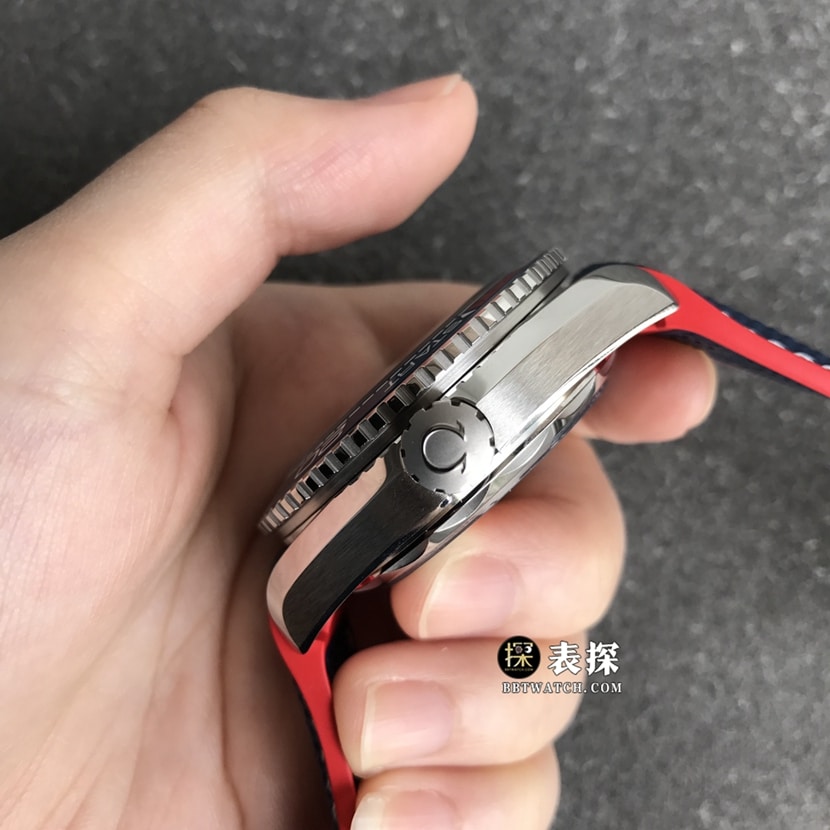 VS FactoryOmegaSeamaster1:1super watch men's white dial America's Cup rubber model pictures and prices side live photo