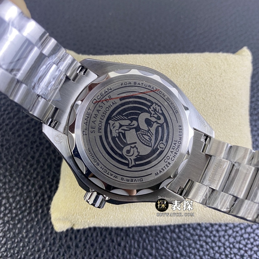 SBF factory OmegaSeamastersuper watch men's blue and black gradient steel bracelet model pictures and prices caseback live photo