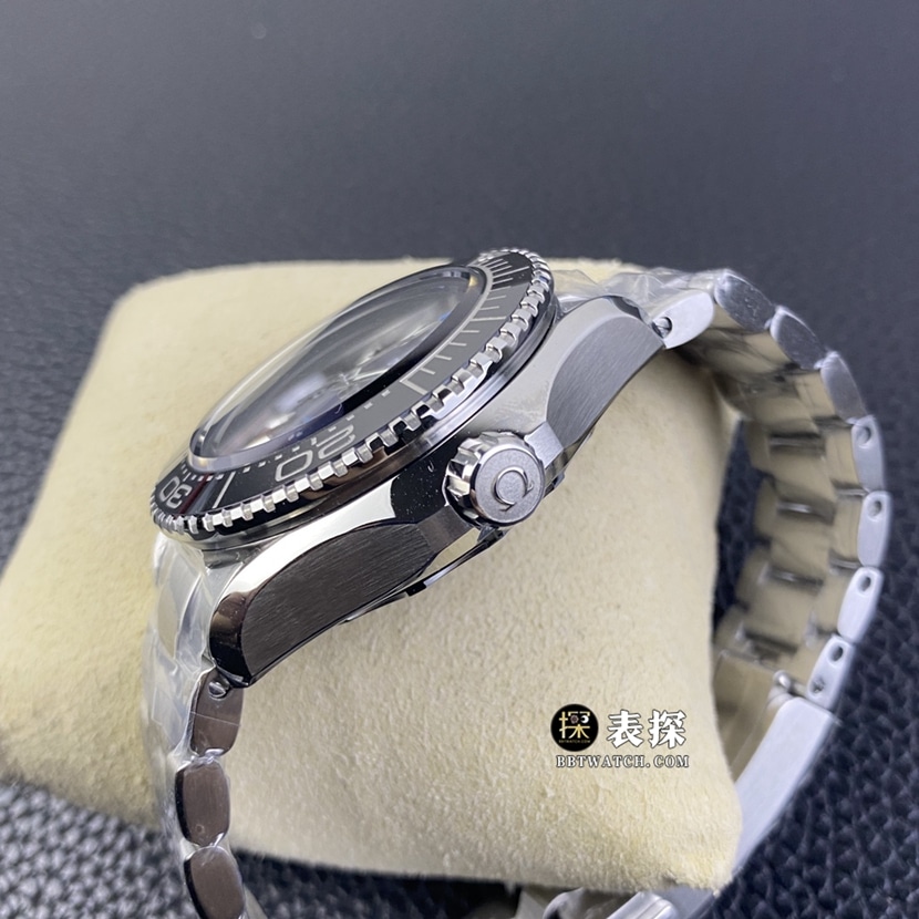 SBF factory OmegaSeamastersuper watch men's blue and black gradient steel bracelet model pictures and prices side live photo