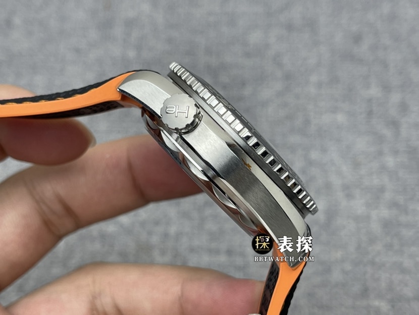 VS FactoryOmegaSeamastertop-tier 1:1high-quality watch men's black dial rubber model pictures and prices side live photo