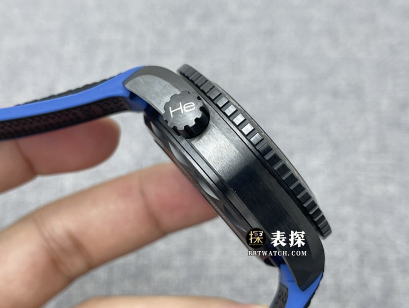 VS FactoryOmegaSeamastertop-tier 1:1super watch men's black dial deep sea black rubber model pictures and prices side live photo