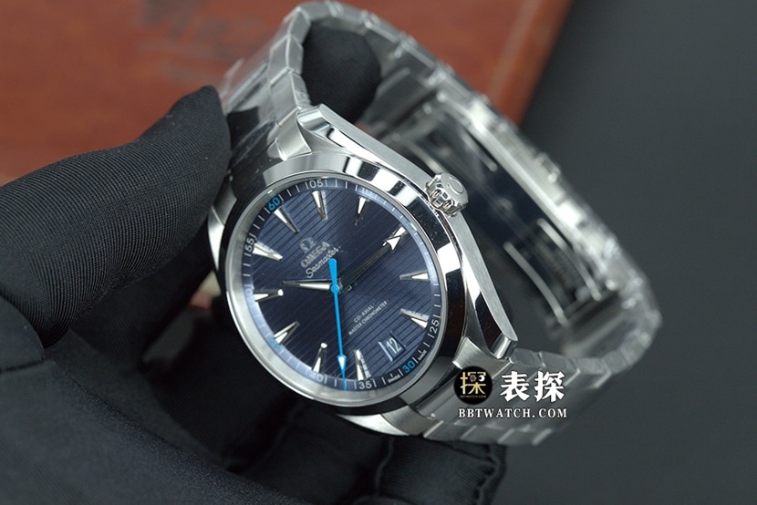 VSS SeamasterOmega1:1replica watch blue dialsteel bracelet model 220.10.41.21.03.002 overall live photos