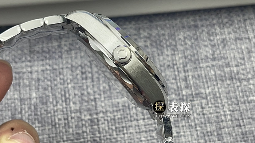 VS FactoryOmegaSeamastertop-tier watch men's green dialsteel bracelet pictures and prices side live photo