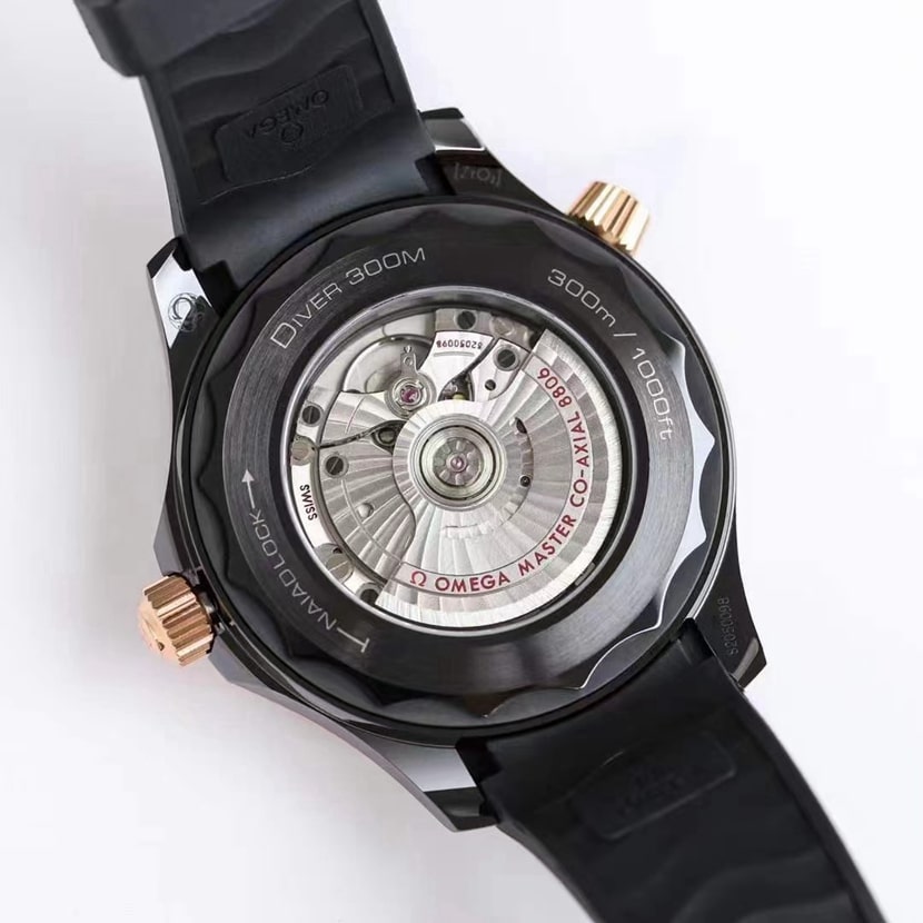 OM FactoryOmegaSeamaster300 black ceramictop-tier watch rose goldmovement structure