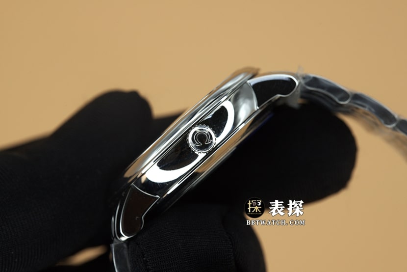MKS FactoryOmega Die Fei watch women's white dial gold needle steel bracelet model pictures and prices side live photo
