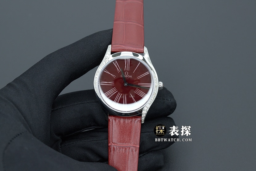 Omega Diefei top-tier high-quality watch women's red dial bracelet model pictures and prices front live photo