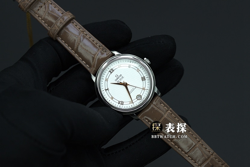 UVS FactoryOmega De Ville 424.10.33.20.52.001top-tier 1:1high-quality watch women's white dialleather strap model pictures and prices front live photo