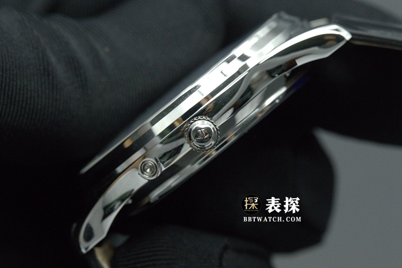 AZ factory master Jaeger-LeCoultre1:1replica watch silver dialmoon phaseleather strap model 1368430side live photo