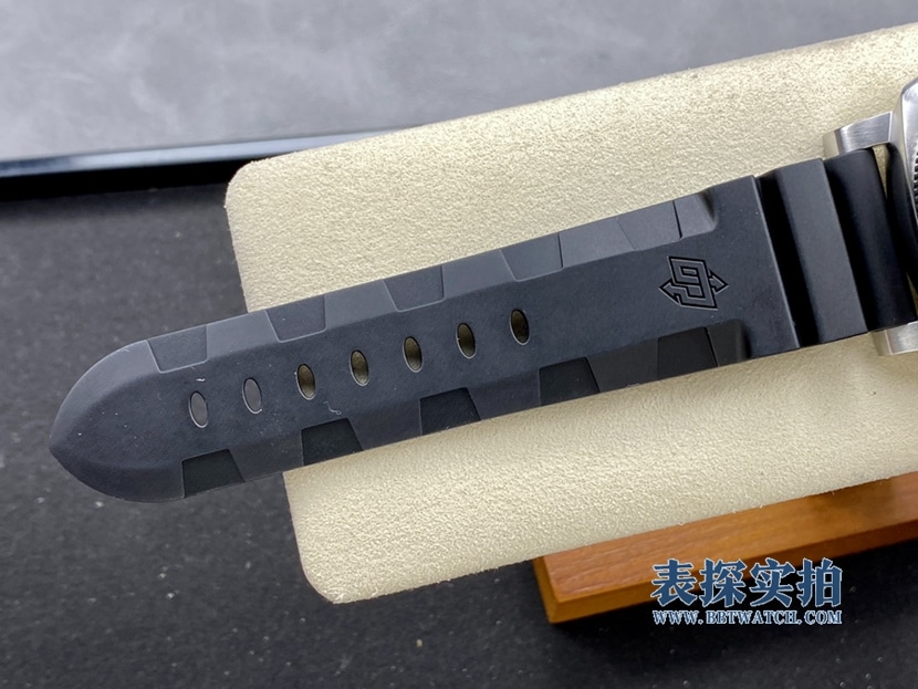 top-tier replicaSBFPaneraiPAM1229 men's watch bracelet