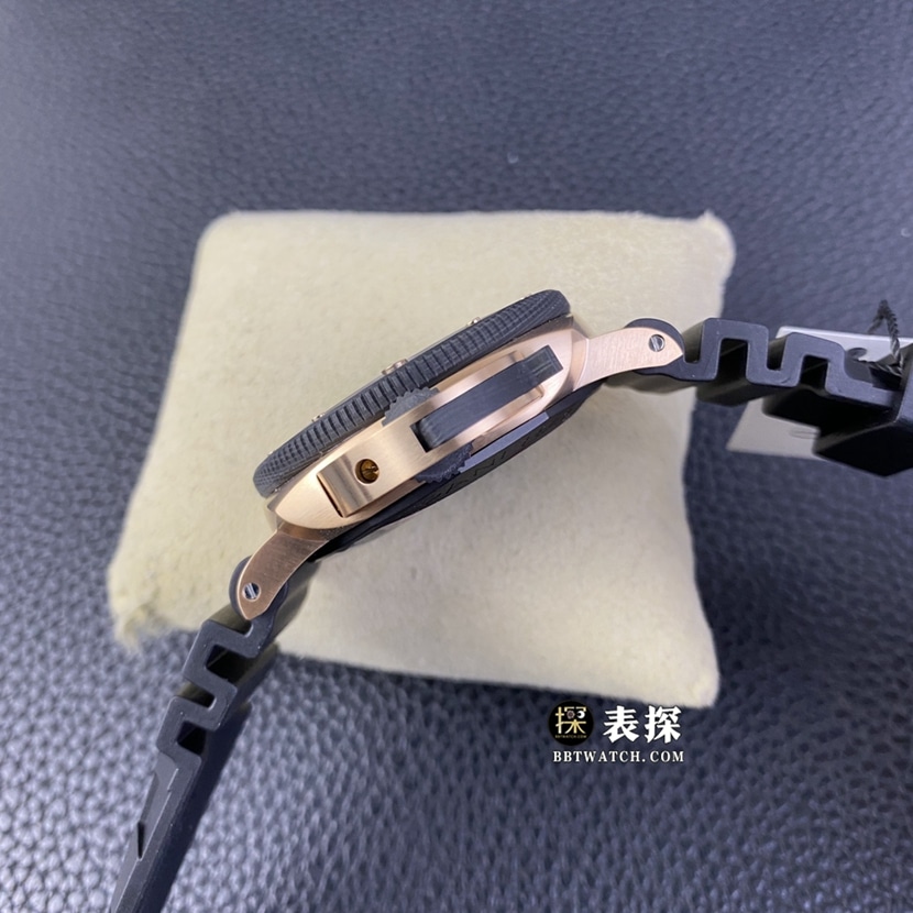 SBF factory Panerai sneak PAM01070 top-tier watch men's black dial rubber model pictures and prices side live photo