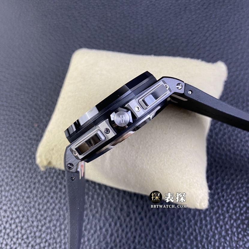 APF factory Audemars PiguetRoyal Oak offshore 26400top-tier 1:1super watch men's black panda disc rubber model pictures and prices side live photo