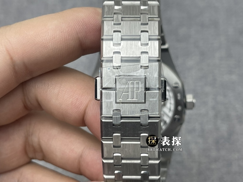 R8 factory Audemars PiguetRoyal Oak1:1top-tier watch men's smoked blue dial gradient sapphire crystalsteel bracelet model pictures and prices braceletlive photos