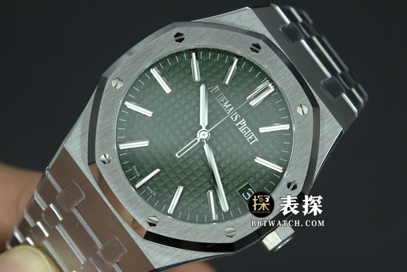 ZF Factory Audemars Piguet Royal Oak 50th Anniversary Edition 15510 Top-Tier Watch for Men—Green Dial with Steel Bracelet: Images and Price—Front View Actual Photos