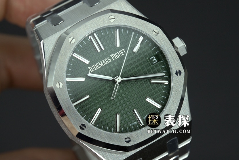 ZF Factory Audemars Piguet Royal Oak 50th Anniversary Edition 15510 Top-Tier Watch for Men—Green Dial with Steel Bracelet: Images and Price—Front View Actual Photos