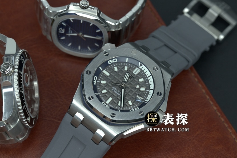 APF factory Audemars PiguetRoyal Oak offshore type 157201:1top-tier watch men's black dial rubber model pictures and prices front live photo