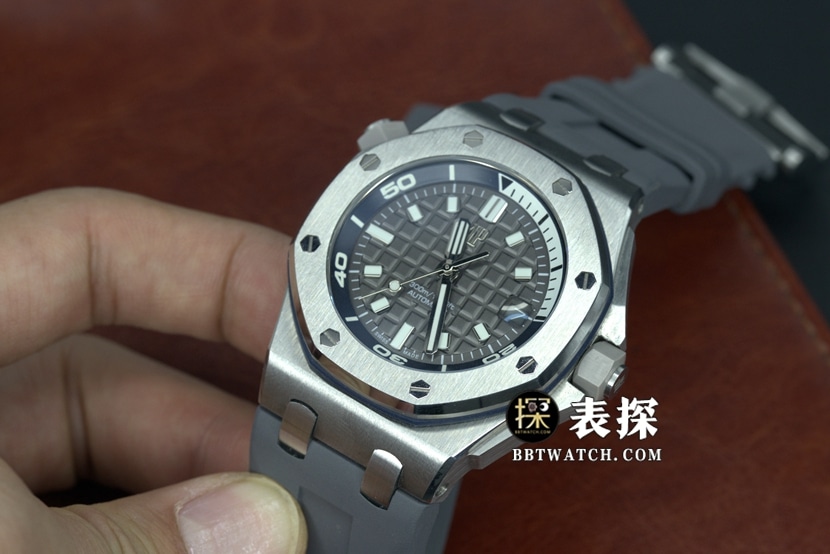 APF factory Audemars PiguetRoyal Oak offshore type 157201:1top-tier watch men's black dial rubber model pictures and prices front live photo