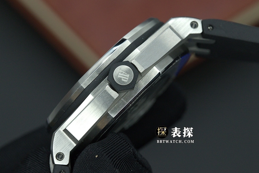 JF factory Audemars Piguet men's Royal Oak offshore type watch black dial rubber model 15703ST.OO.A002CA.01side live photo