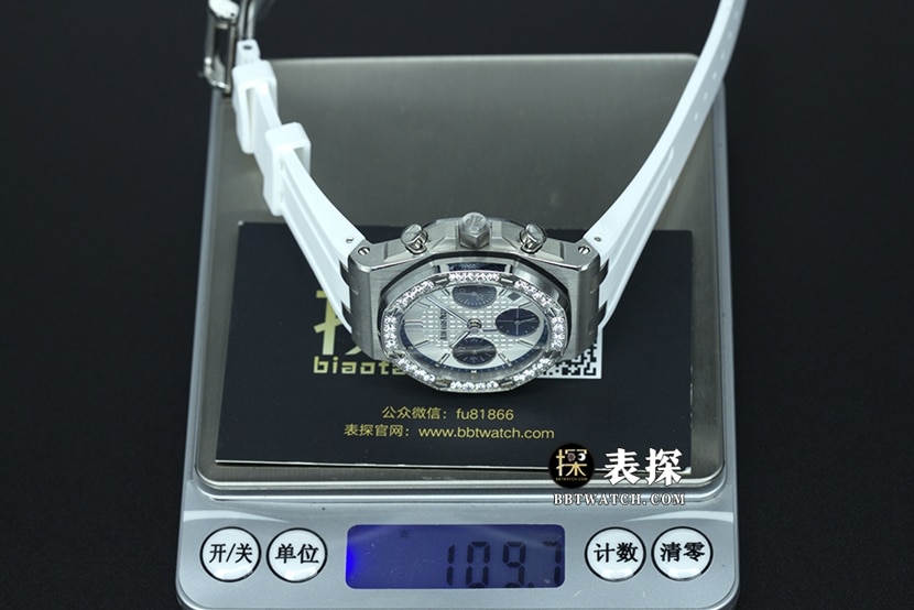 Audemars PiguetRoyal Oak Offshore watch ladies silver panda disc rubber model pictures and price weight live photos