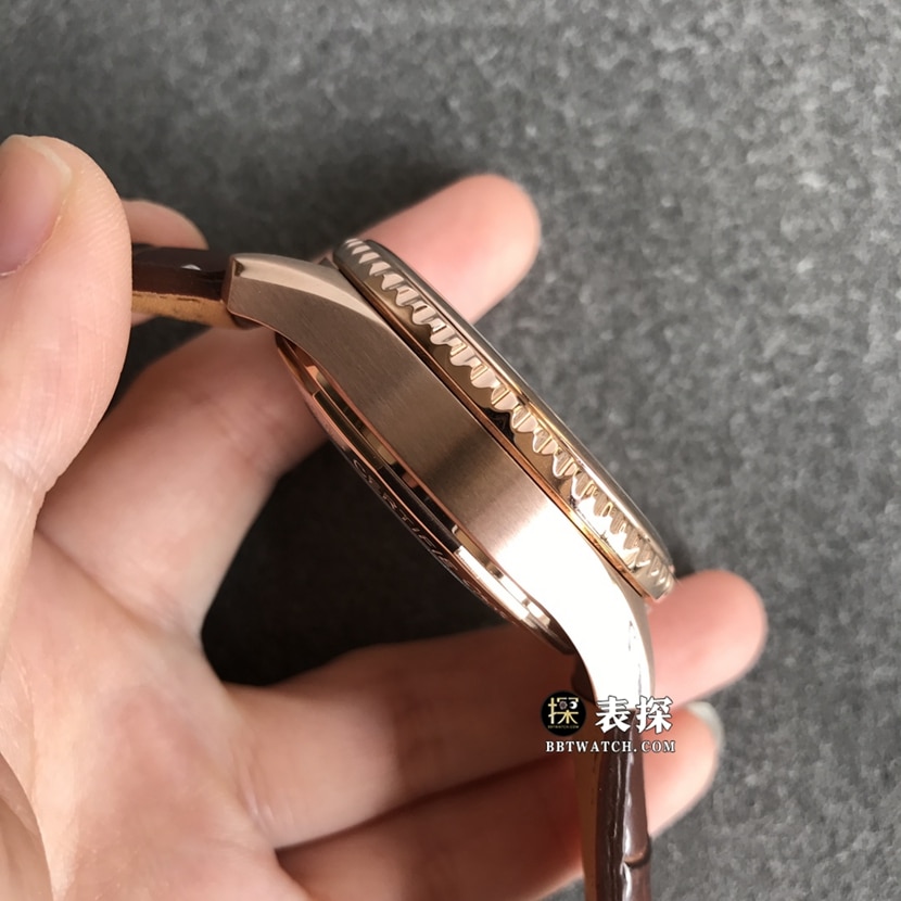 BL Factory Breitling Legend Aviation Watch Men's Brown Panda Disc Leather Strap Model Pictures and Prices side live photo