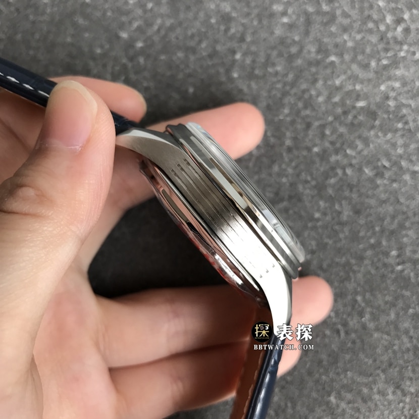 Breitling B01chronograph1:1top-tier watch men's dark blue dialleather strap model pictures and prices side live photo