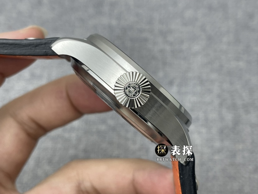 ZF FactoryIWC watch pilot top-tier 1:1super watch men's black dialleather strap model pictures and prices side live photo