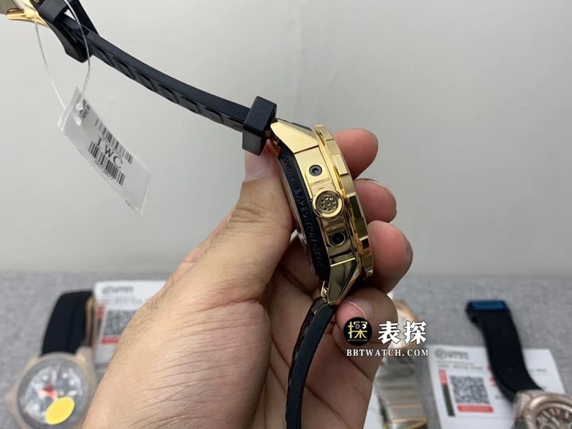 V6 factory IWC watch men's marine timepiece IW379503 black panda dial rubber model picture and price side live photo