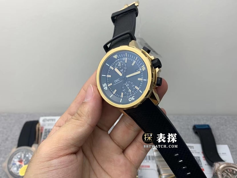 V6 factory IWC watch men's marine timepiece IW379503 black panda dial rubber model picture and price front live photo