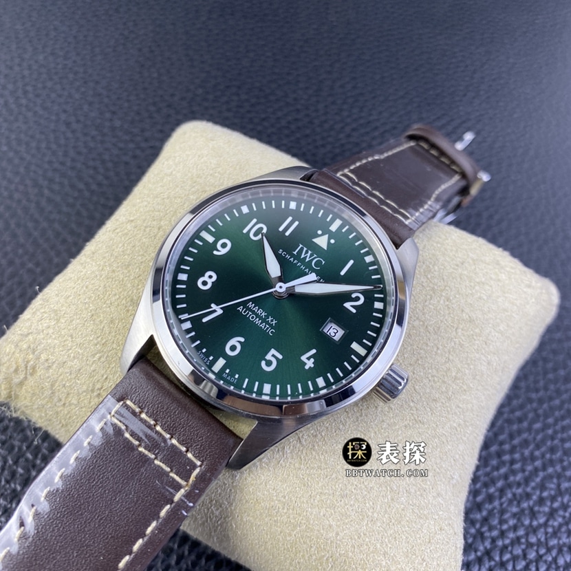 AOF factory IWC pilot watch IW328205top-tier 1:1super watch men's green dialleather strap model pictures and prices front live photo