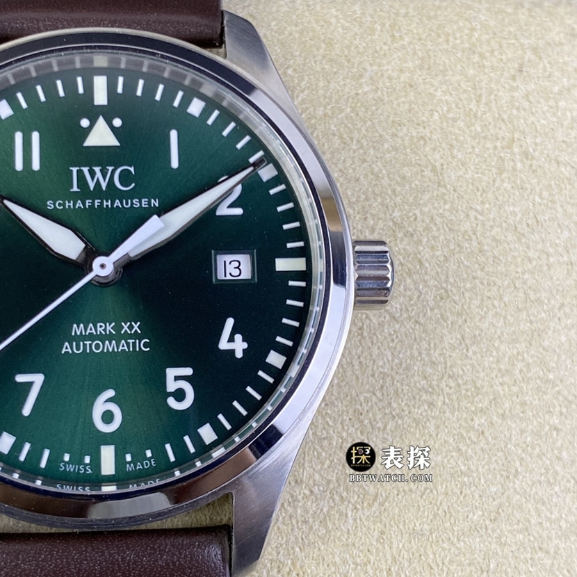 AOF factory IWC pilot watch IW328205top-tier 1:1super watch men's green dialleather strap model pictures and prices front live photo