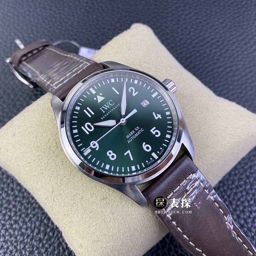 AOF factory IWC pilot watch IW328205top-tier 1:1super watch men's green dialleather strap model pictures and prices front live photo