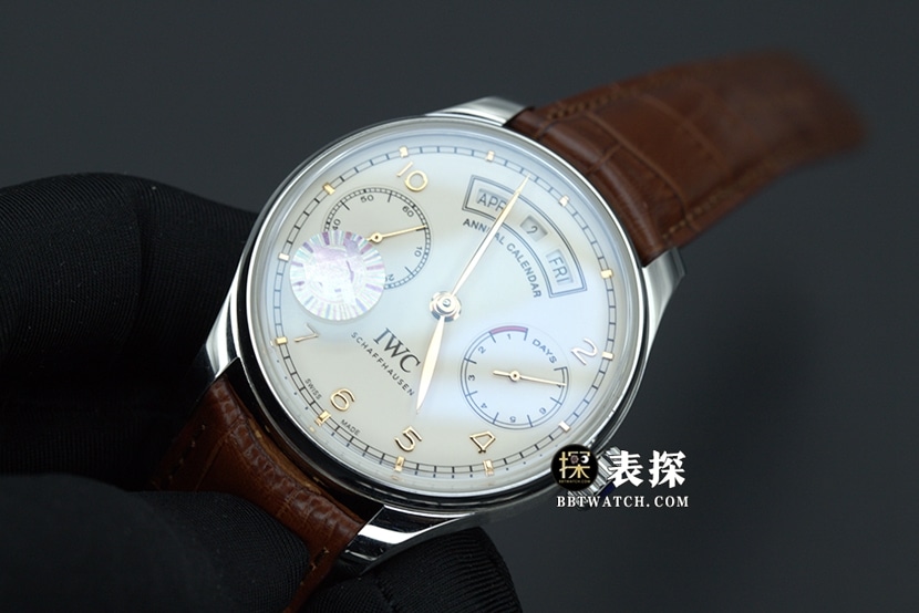 ZF FactoryIWC Portuguese watch men's annual calendar white dialleather strap model pictures and prices front live photo