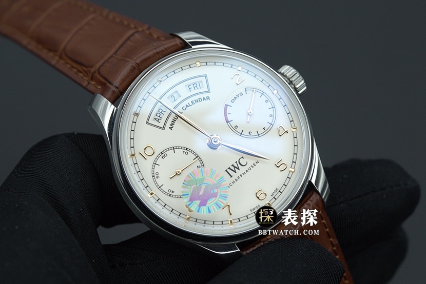 ZF FactoryIWC Portuguese watch men's annual calendar white dialleather strap model pictures and prices front live photo