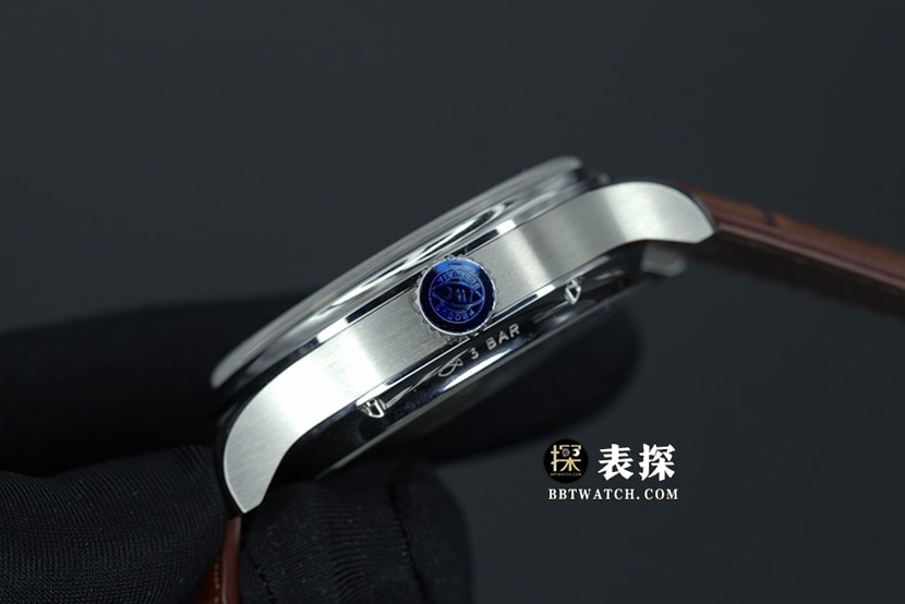 ZF FactoryIWC Portugal watch men's annual calendar white dialleather strap model pictures and prices side live photo