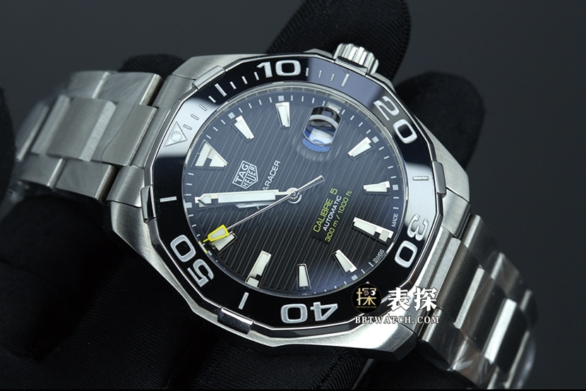 TAG Heuer Aquaracer top-tier watch men's black dialsteel bracelet pictures and prices front live photo