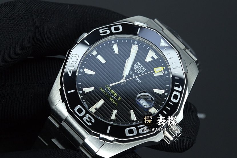 TAG Heuer Aquaracer top-tier watch men's black dialsteel bracelet pictures and prices front live photo