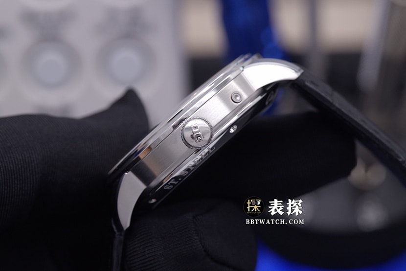 GL factory member Glashütte Original1:1replica watch white dialmoon phaseleather strap model 100-04-32-12-04side live photo