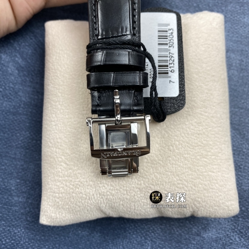OM FactoryBlancpain classic top-tier 1:1super watch men's white dialmoon phaseleather strap pictures and prices clasplive photos