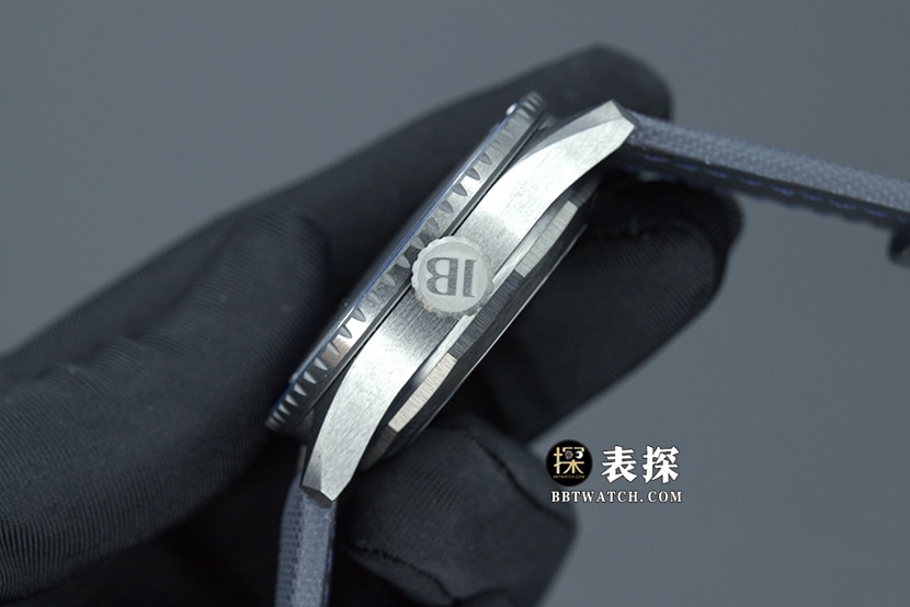 GF FactoryBlancpain Fifty Fathoms top-tier watch men's blue dialleather strap model pictures and prices side live photo