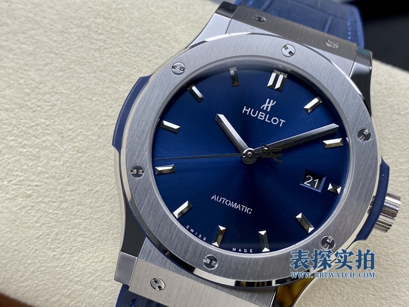 How much does top-tiersuper Hublot blue dialHublot classic fusion cost?