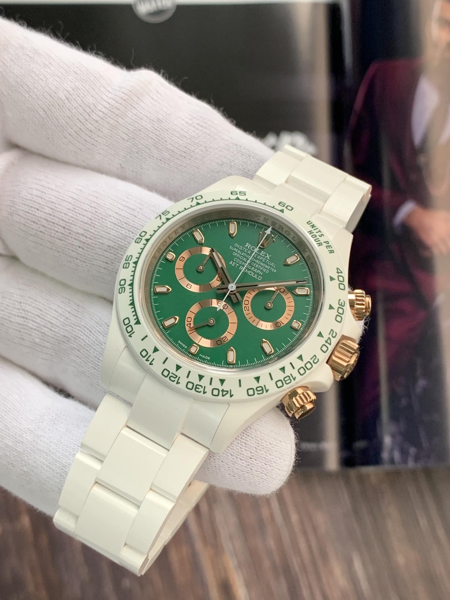 AET factory Rolex men's Daytonachronographtop-tier 1:1high-quality watch green dialceramic model front live photo